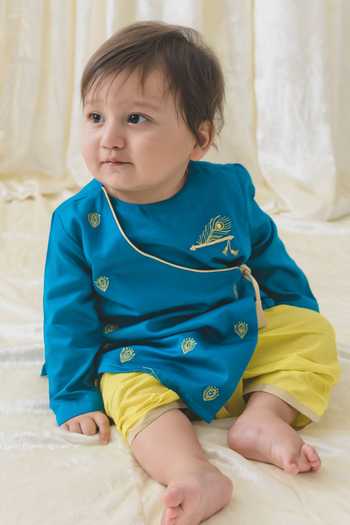 Tiber Taber Divine Flute Kurta & Dhoti Pant Set 