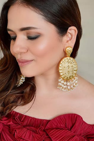 Hema Geometric Carved Danglers 