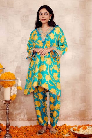 Rainas Floral Print Kurta & Pant Set 