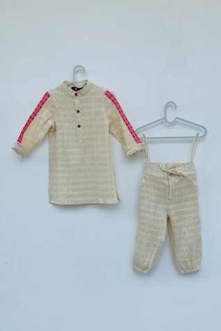 Textured Kurta & Pant Set 