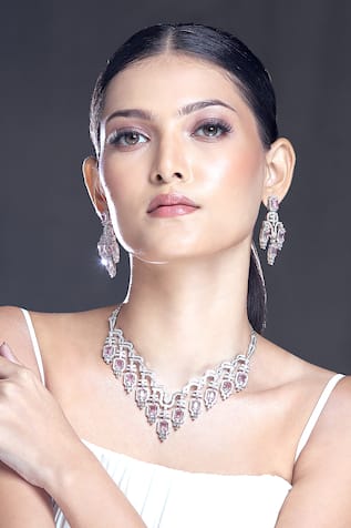 Geometric Chandelier Carved Necklace Set 