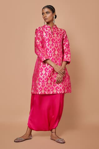 Pinki Sinha Floral Woven Kurta With Dhoti Pant 