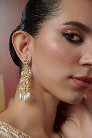 Kundan & Shell Pearl Earrings 