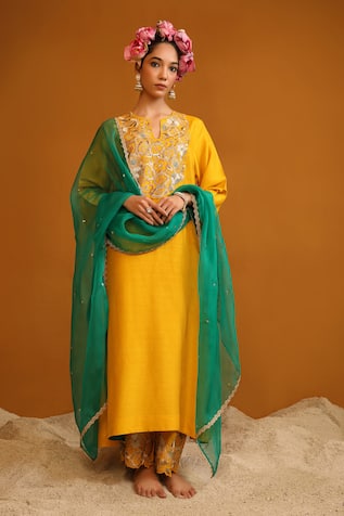 Omana By Ranjana Bothra Naaz Floral Zari Embroidered Kurta Pant Set 