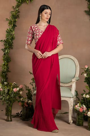 PREETI MEHTA Pleated Pre-Draped Saree With Pearl Collar Blouse 