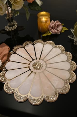 Daisy Bloom Carved Placemat 