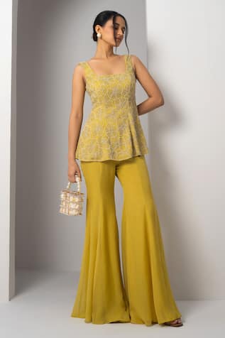 Charu And Vasundhara Vizna Floral Embroidered Kurta With Pant 