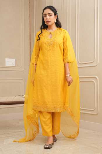 House Of Karmah Radiance Resham Embroidered Kurta & Pant Set 