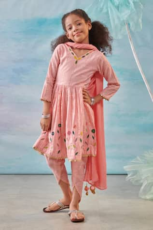 CUTE COUTURE Floral Embroidered Peplum Kurta & Tulip Pant Set 