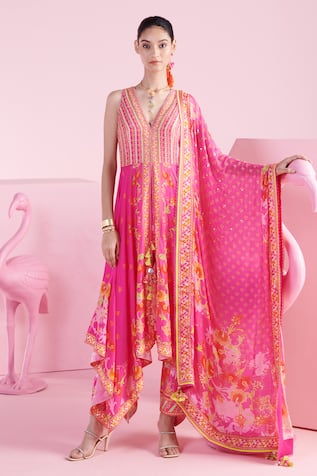 Mandira Wirk Farida Blossom Cluster Print Kurta Set 