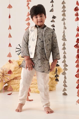 Cute Couture Embroidered Bundi Kurta Set 