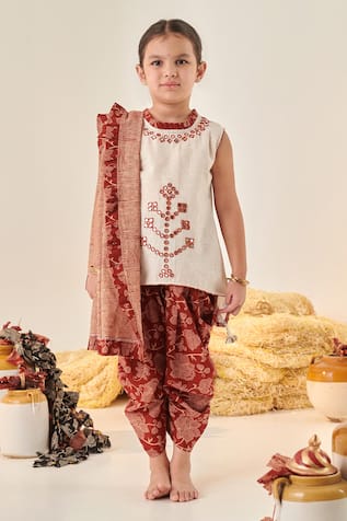 Cute Couture Embroidered Kurta Dhoti Pant Set 