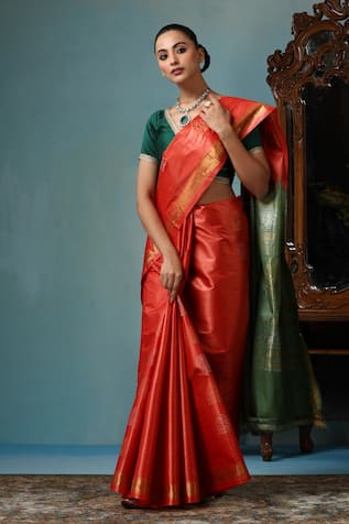 DUSALA Jasmine Dancer Motif Handwoven Saree With Running Blouse Piece 