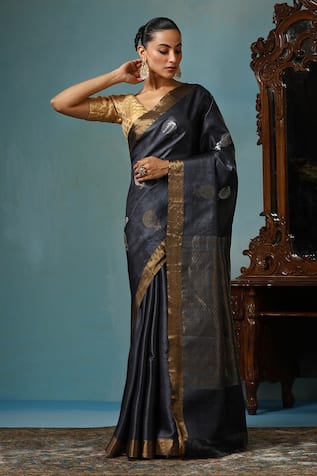 DUSALA Camellia Rose Motif Handwoven Saree With Running Blouse Piece 