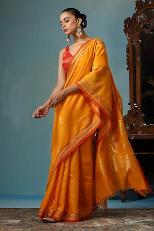 DUSALA Hyacinth Sunflower Motif Handwoven Saree With Running Blouse Piece 