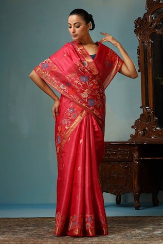 DUSALA Carnation Floral Motif Handwoven Saree With Running Blouse Piece 