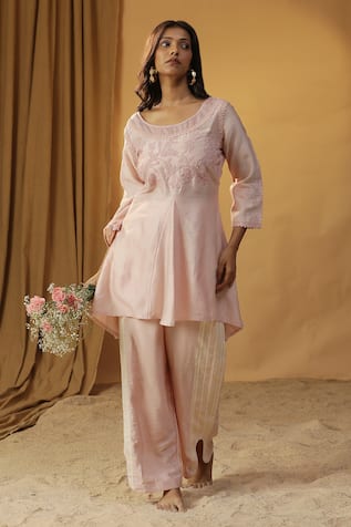 arpita sulakshana Pearl Embroidered Asymmetric Kurta With Pant 