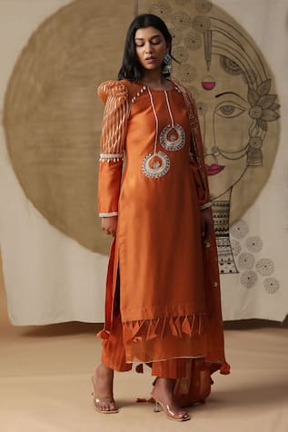 arpita sulakshana Hand Embroidered Kurta Pant Set 