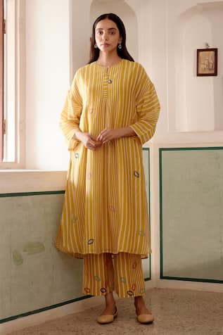 Vaayu Linear Print Kurta & Pant Set 