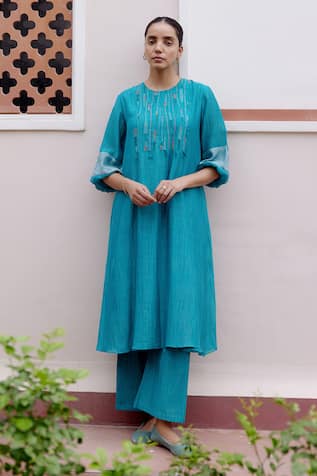 Vaayu Stripe Print Kurta & Pant Set 