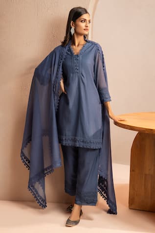 Dohr India Embroidered Short Kurta Set 