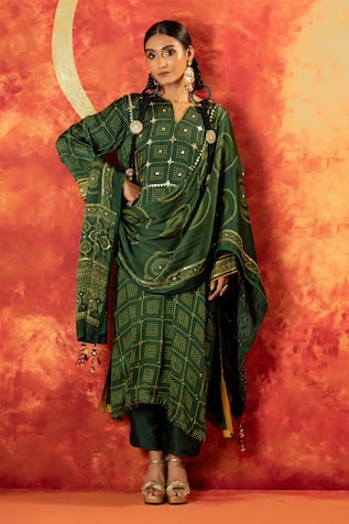 PRAHNAAYA Sitara Ajrakh Hand Embroidered Straight Kurta Set 