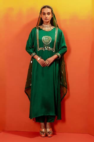 PRAHNAAYA Luna Sequin Embroidered Straight Kurta & Pant Set 