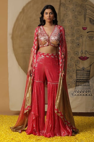 arpita sulakshana Hand Embroidered Blouse Set With Ombre Cape 