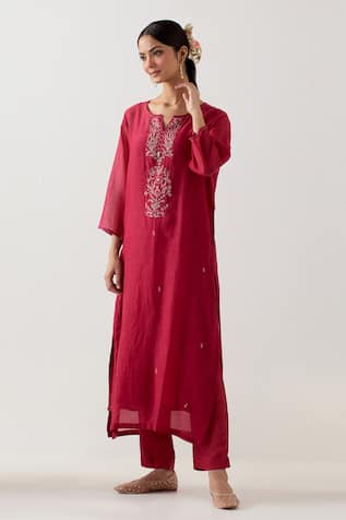 TATWA Pendant Zari Embroidered Kurta & Pant Set 