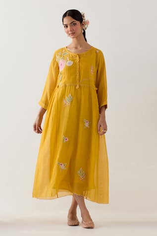 TATWA Floral Applique Kurta Set 