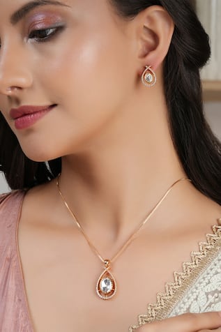 Pear Shaped Pendant Necklace Set 