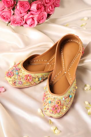 Rudrani Zardozi Embroidered Juttis 