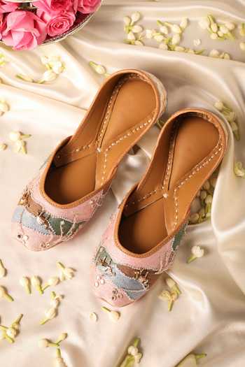 5elements Indra Camel Charm Embroidered Juttis 
