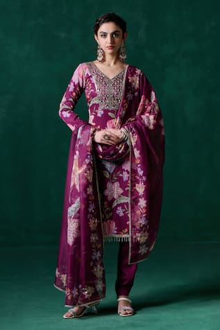 LASHKARAA Floral Zari Embroidered Kurta & Pant Set 