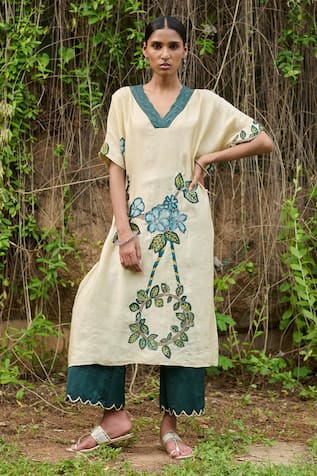 AAMRA BY LAVANYA Kalamkari Parrot Kurta & Pant Set 