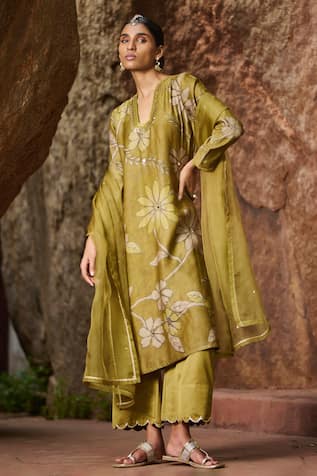 AAMRA BY LAVANYA Kalamkari Floral Kurta Pant Set 