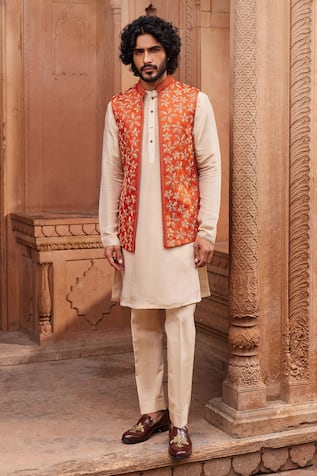 Contrast By Parth Floral Embellished Bundi & Kurta Set 