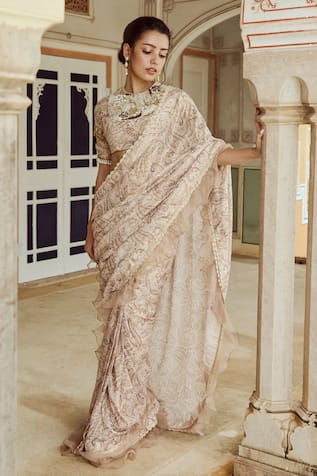 Nikita Vishakha Paisley Print Scallop Edged Saree With Blouse 