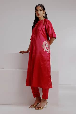 Taisha Pakhi Hand Woven Back Button Down Kurta With Pant 