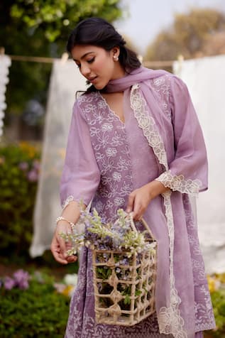 NAAZ BY NOOR Thread Embroidered Kurta Set 