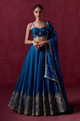 LASHKARAA Floral Embroidered Blouse Lehenga Set 