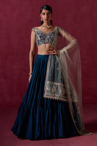 LASHKARAA Floral Veli Embroidered Blouse Lehenga Set 