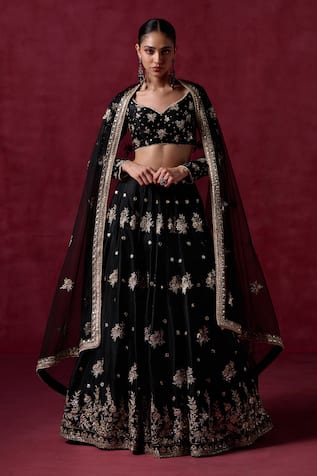 LASHKARAA Floral Butta Embroidered Lehenga Set 