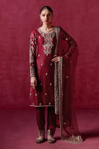 LASHKARAA Floral Embroidered Kurta Pant Set 