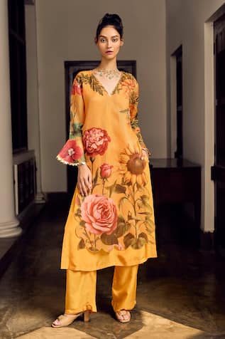 Limerick by Abirr N' Nanki Floral Print kurta With Pant 