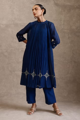 Chokhi Chorri Maya Embroidered Kurta Pant Set 