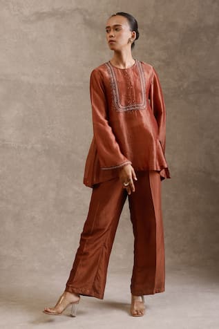 Chokhi Chorri Gemi Embroidered Kurta Pant Set 