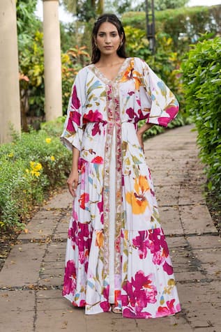 saangi by shubhangi Watercolour Floral Print Kurta With Pant 