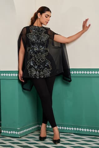 Dheeru Taneja Zahra Cutdana Embroidered Slit Sleeve Cape 