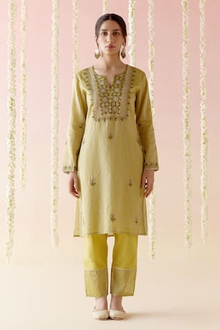 Nero India Thread Embroidered Kurta & Pant Set 